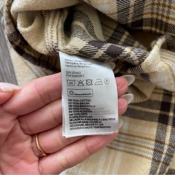 H&M Relaxed Fit Plaid Shirt - Picture 7 of 7